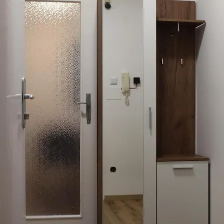 Nidalia In * Грац