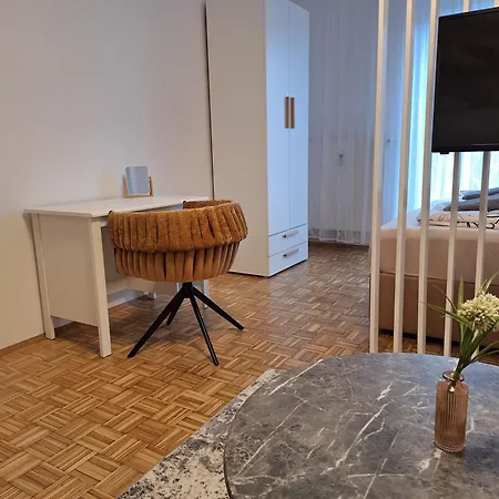 Nidalia In Apartamento Graz